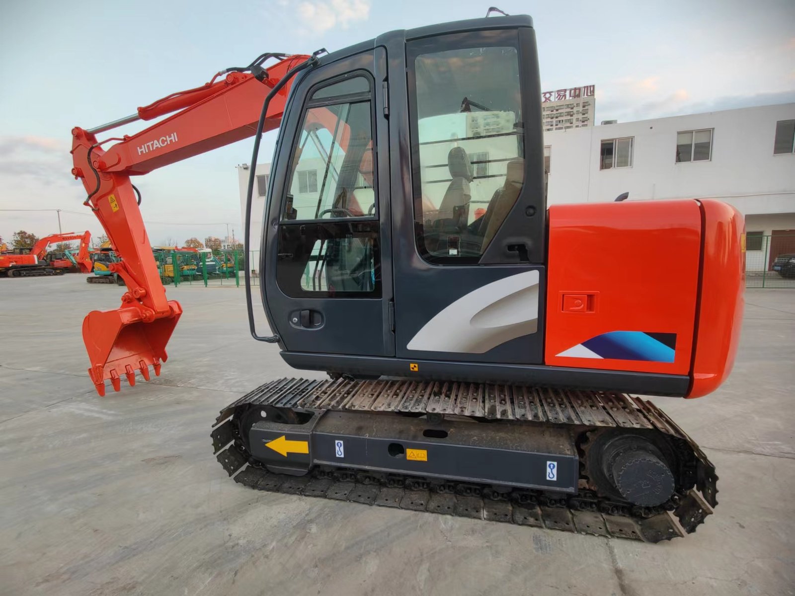 HITACHI ZX70 - interline-trucks.com